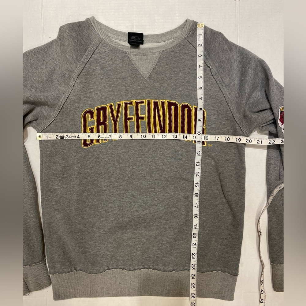 Universal Studios Gryffindor Gray Sweatshirt Size… - image 6